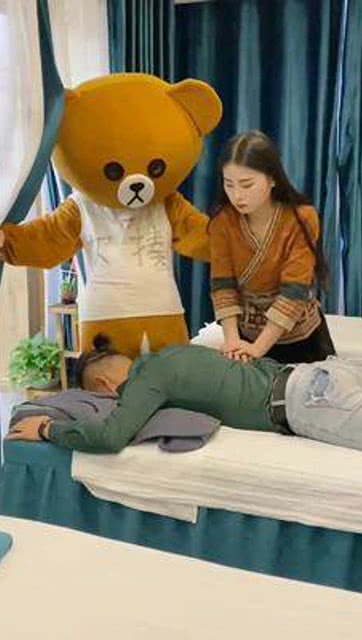 街头网红小熊恶搞视频，街头网红小熊恶搞视频大全