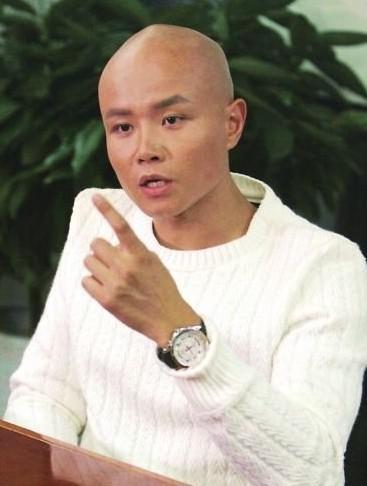 但由于公司发生了一些变故,乐嘉失业了,于是他便到台湾的个人成长