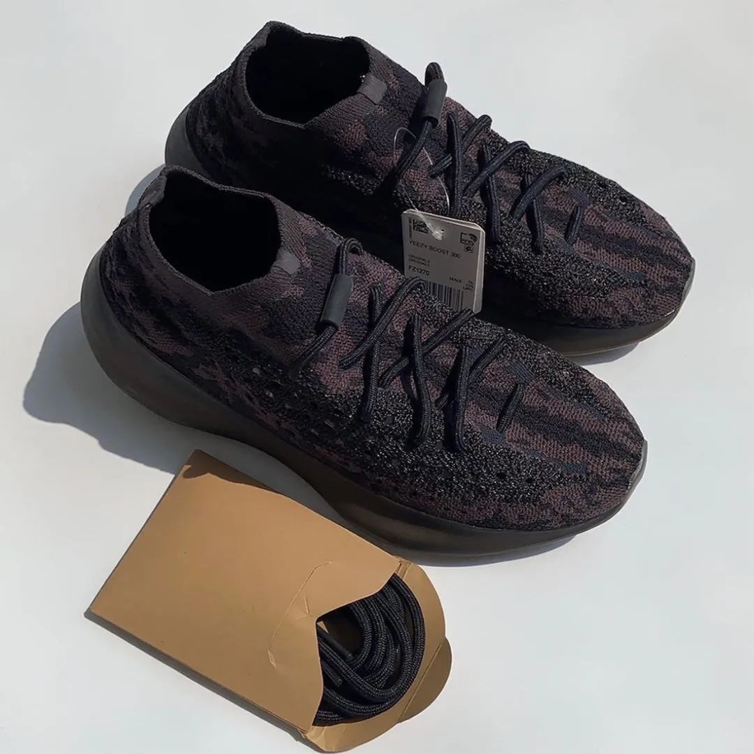 all black yeezy new