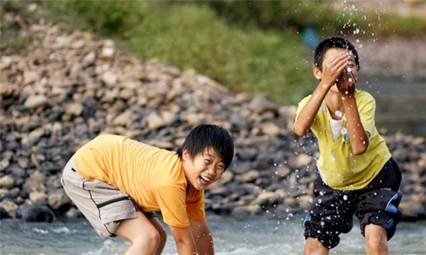 河南一女孩离家出走 被老汉拐走6年生3娃 找到时已神志不清 天天要闻