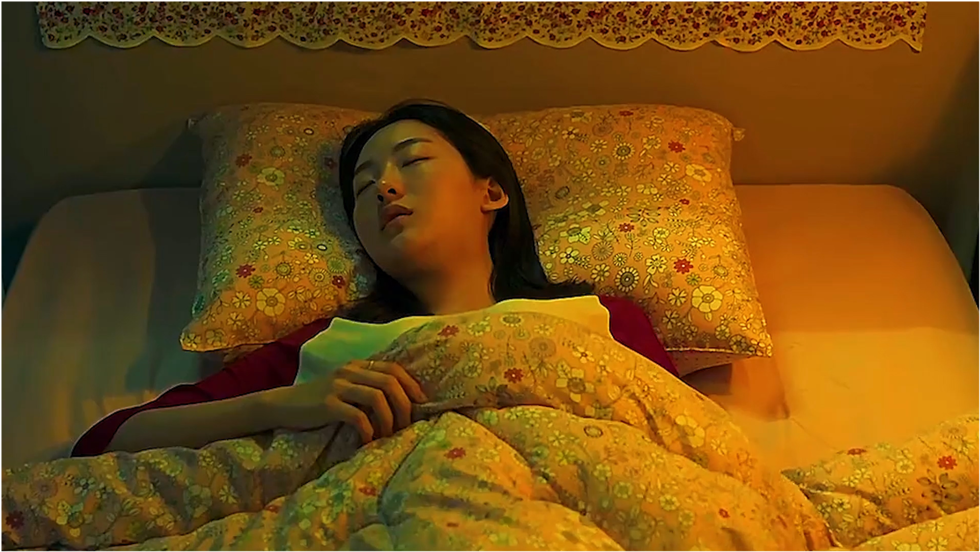 女人梦境中的奇异遭遇，梦见屁股下的大虫如蛇，寓意何在？