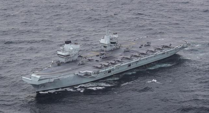 伊丽莎白号遭导弹攻击！ 20架战机现身密集开火，俄：这下闯大祸了