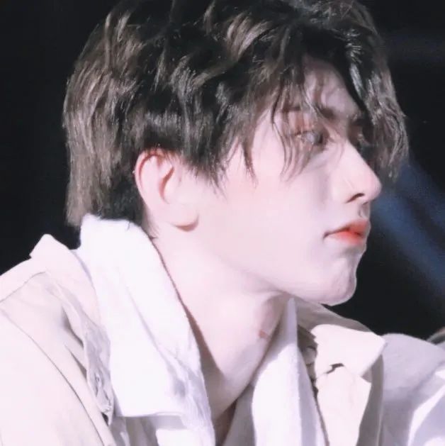 明星壁纸头像丨蔡徐坤坤坤