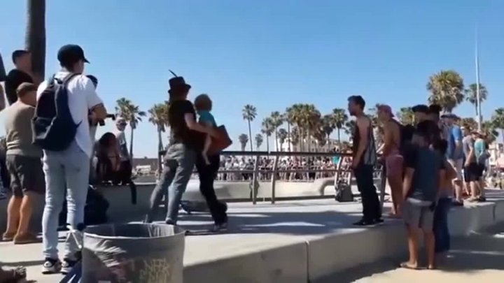 国外恶搞晨练视频，国外恶搞晨练视频大全