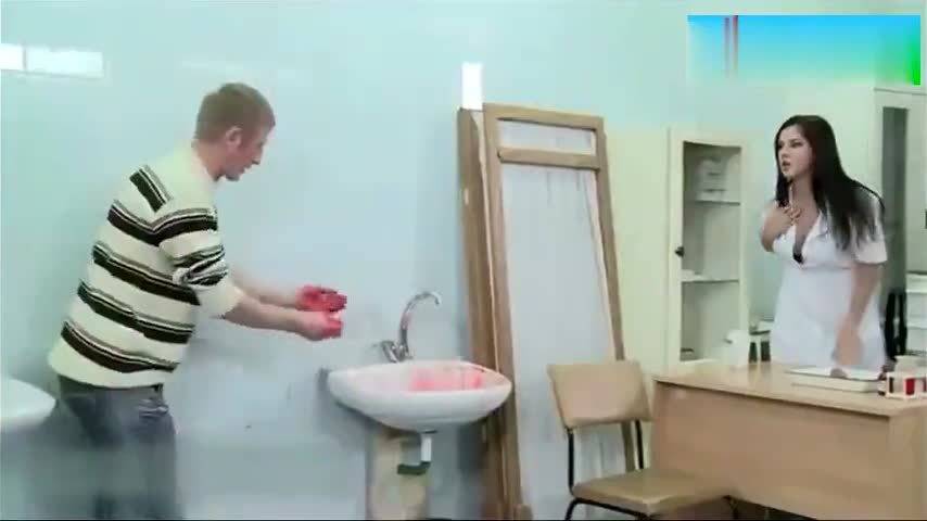 熊孩子恶搞路人椅子视频，熊孩子恶搞路人椅子视频在线观看