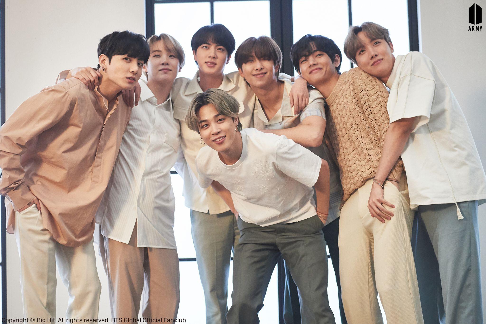 bts宅男造型出镜,7人拿6奖金泰亨空手,买菜装奶萌,田柾国发型遭嫌弃