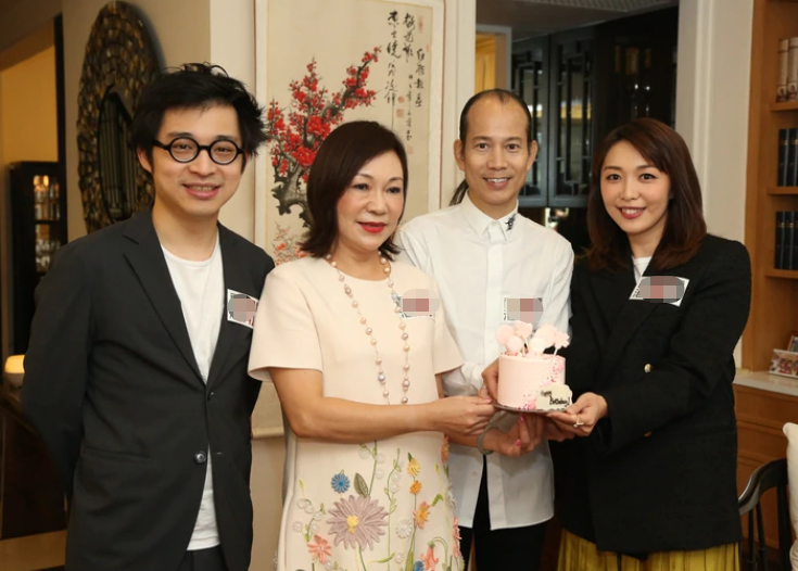 32岁女星离婚后恋上富二代 男方妈妈公开嫌弃 宁愿儿子另结新欢 天天要闻