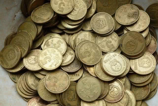 这样的五角钱硬币,全国罕见,一枚价值上万元以上!
