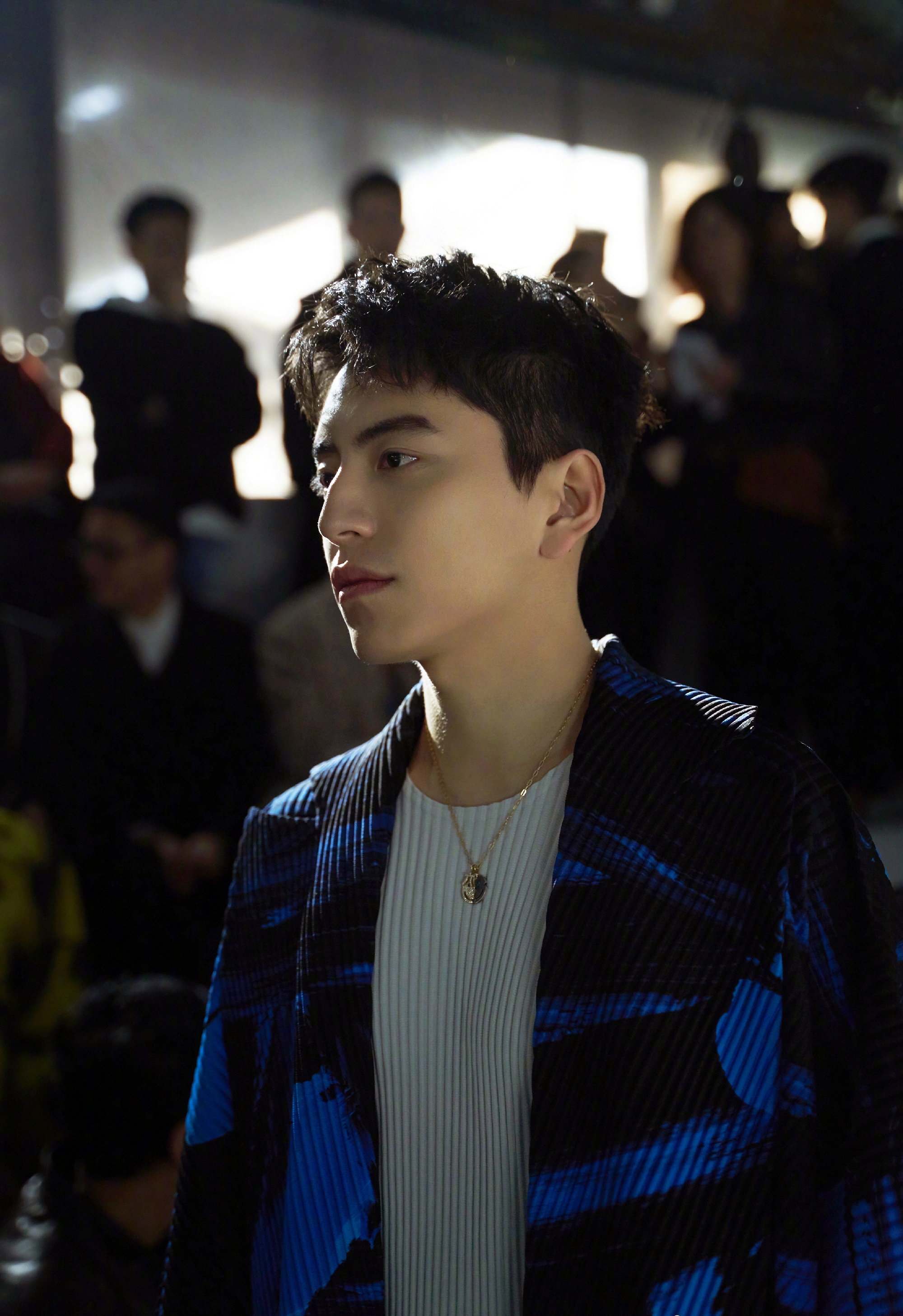 没想到饰演渤王殿下的王大陆现实生活中竟然那么帅气