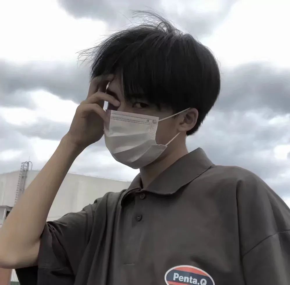 男生头像:1129阳光少年霸气男生头像