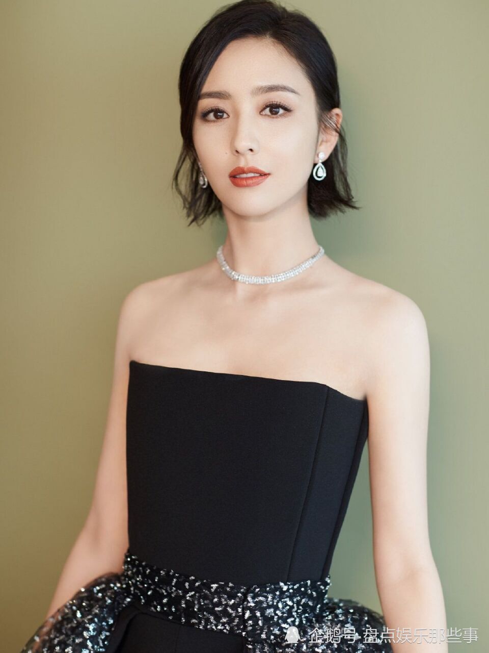 迪丽热巴,古力娜扎和佟丽娅,这三位来自新疆的女明星