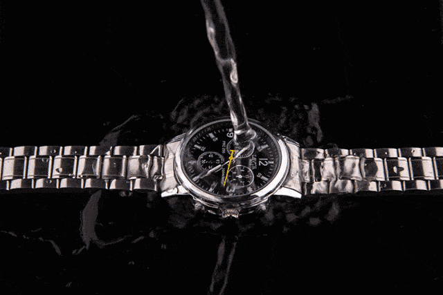 防水手表能不能戴着游泳洗澡?