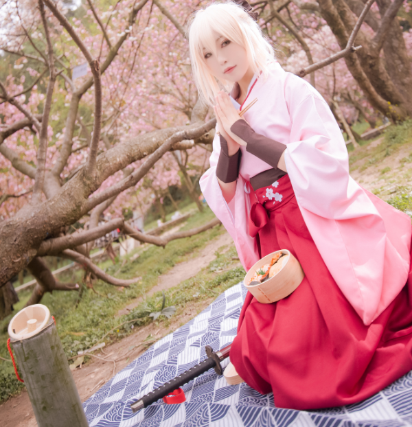 《fate》冲田总司cosplay:想要和我比试一下剑术吗