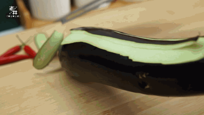 夏天,茄子不能错过的吃法,不炒不油炸,好吃还简单,让人太有食欲了