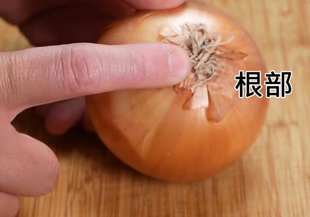 大厨的洋葱不流泪切法 纵切 横切的优缺点与技巧解析 看点快报