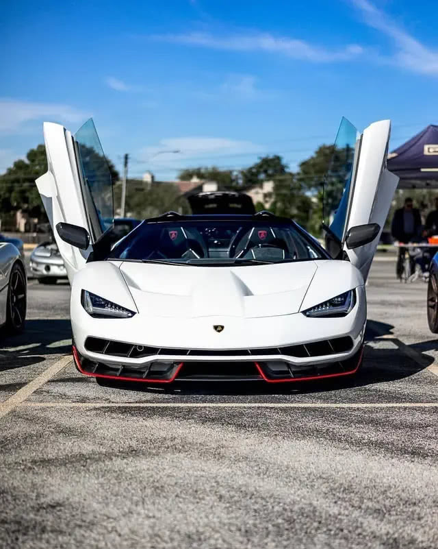 兰博基尼百年纪念版centenario,全球限量40台