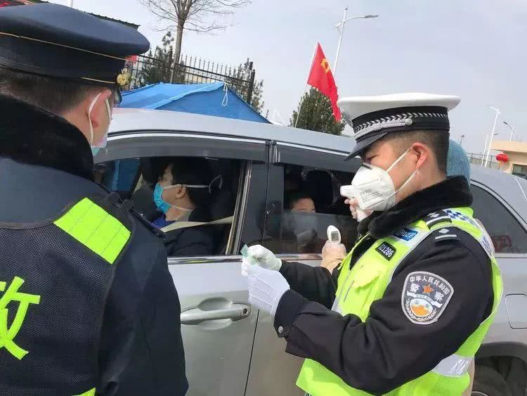 一名 疫 线蓝田交警的新春十二时辰 看点快报