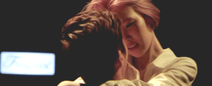 走在路上看美女,真不是故意, 只是眼睛不听话,自己转过去的  6  接吻