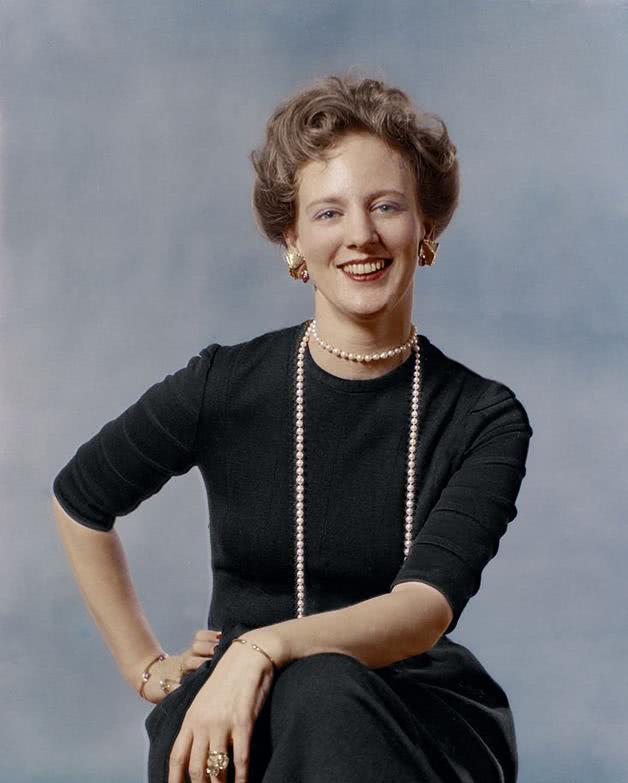 英国女王和丹麦女王真的像照片那么美吗?这组老照片足以见证