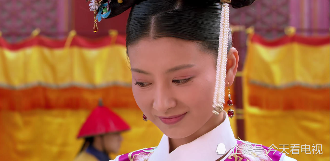 皇帝一开始并没有拿甄嬛当纯元的替身 原来此 莞 非彼 菀 天天要闻
