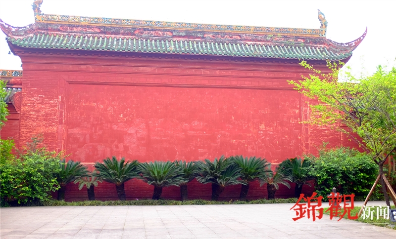 崇州文庙的万仞宫墙内侧(摄影 何齐铁)