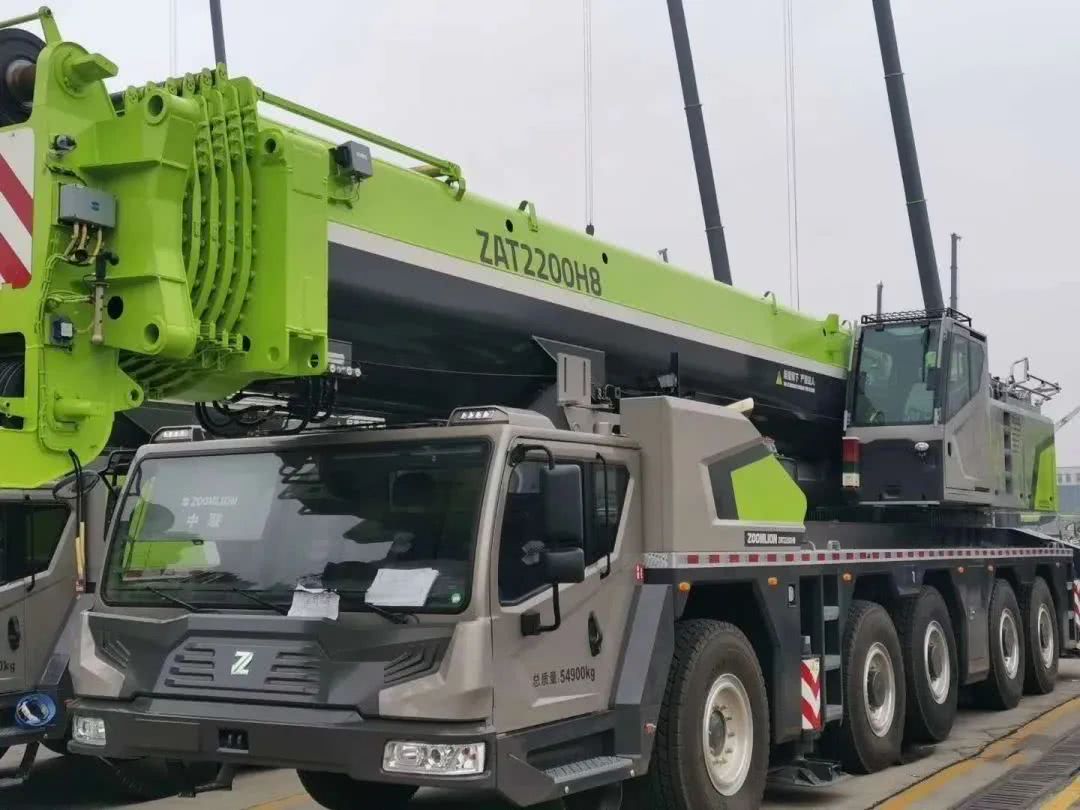 高颜值、硬实力!中联重科7大起重机新品“登陆”成都(图5) 四川哪里矿山招工扒渣机驾驶员_矿山扒渣机安全交底_成都矿山起重机