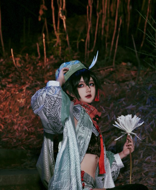 cosplay《凹凸世界》卡米尔,画风尽显魅力迷人