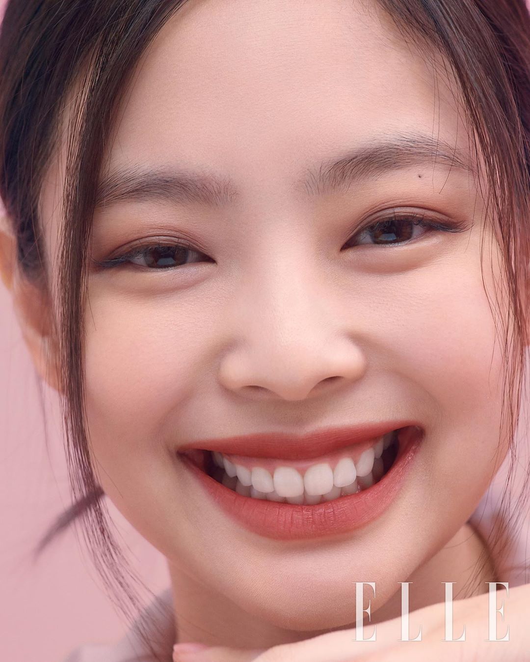 The Pink Member Jennie Released The New Pictorial Again With A Sweet Smile And Cute Mouth And The Vest Shape Makes People Afraid To See Daydaynews Tons of awesome jennie blackpink wallpapers to download for free. daydaynews cc
