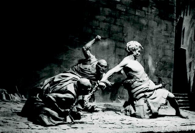 时代烙印：西藏大型雕塑《农奴愤》揭秘