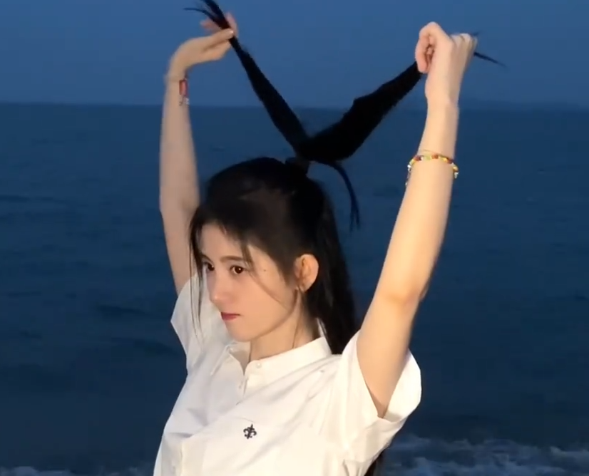 鞠婧祎