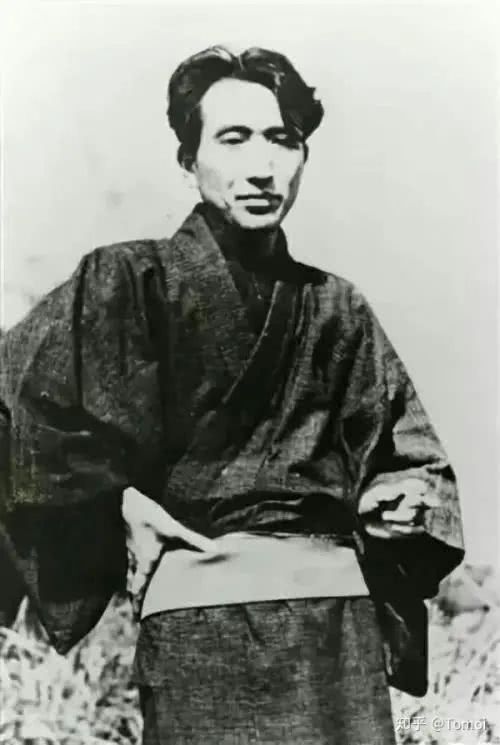 回答 如何评价太宰治这个人 三岛由纪夫为什么不喜欢太宰治的文学作品 看点快报