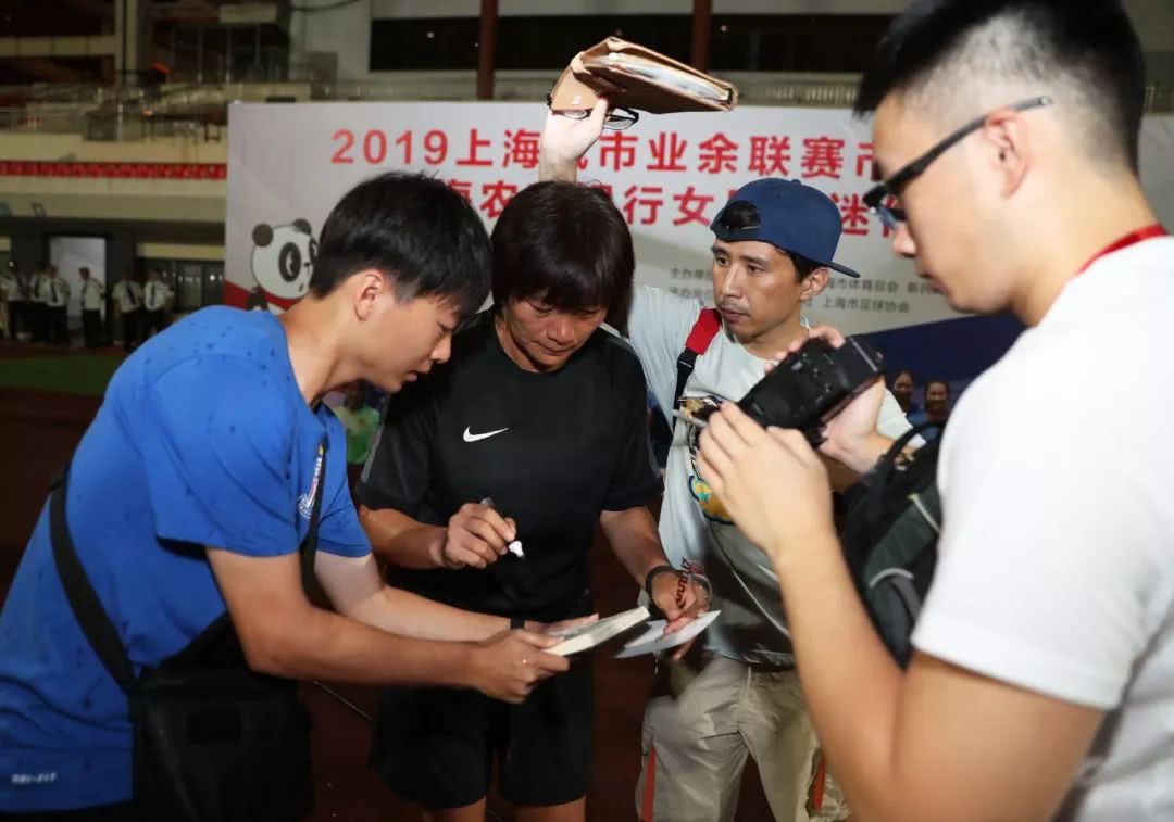 �Ϻ�Ů����Ԯͣ��10��_�Ϻ��̵��껨������Ԯ_�Ϻ�Ů��ʩ���׵���Ƭ