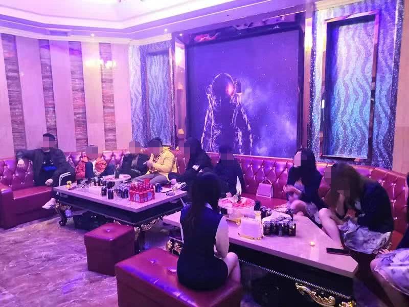 南宁治安支队发现南宁市高新区秀厢大道某酒吧三楼ktv也存在涉嫌提供