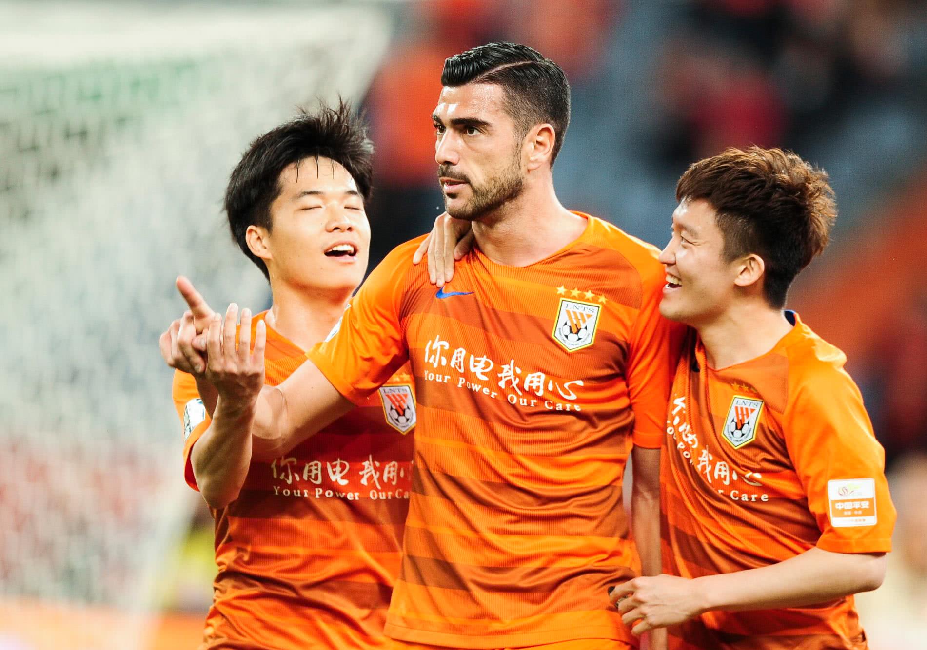 山东鲁能泰山最新中超联赛海报 预测 鲁能4 2河北华夏幸福 看点快报