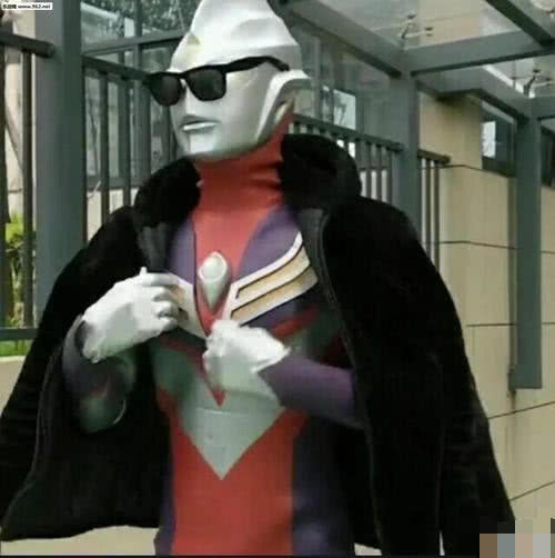 心理学 喜欢戴墨镜的人到底在隐藏什么 看点快报