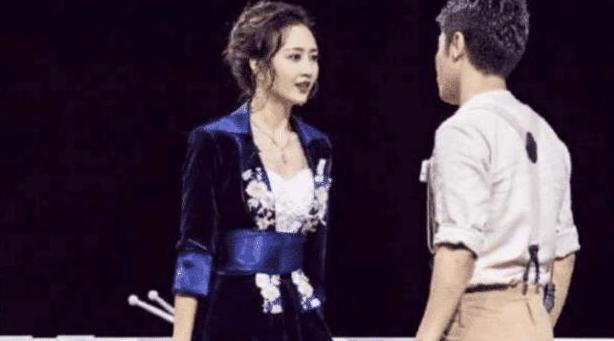 撒贝宁:衣服不会掉吗?王鸥:能卡得住,网友:直男直女正面刚!