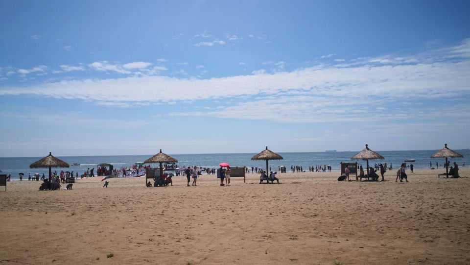 大连掉钱眼里了吗 海水浴场冲脚都收费 秦皇岛完全免费 看点快报