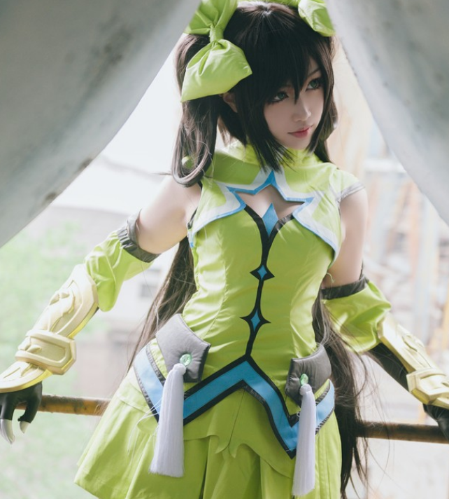 王者荣耀COS孙尚香,cos王者荣耀西施 泳装 《王者荣耀》孙尚香cosplay,绿色短裙的孙尚香可爱又霸气