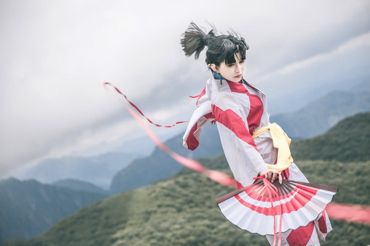 犬夜叉 神乐cos 小姐姐的 麻花辫 很有特色哦 看点快报