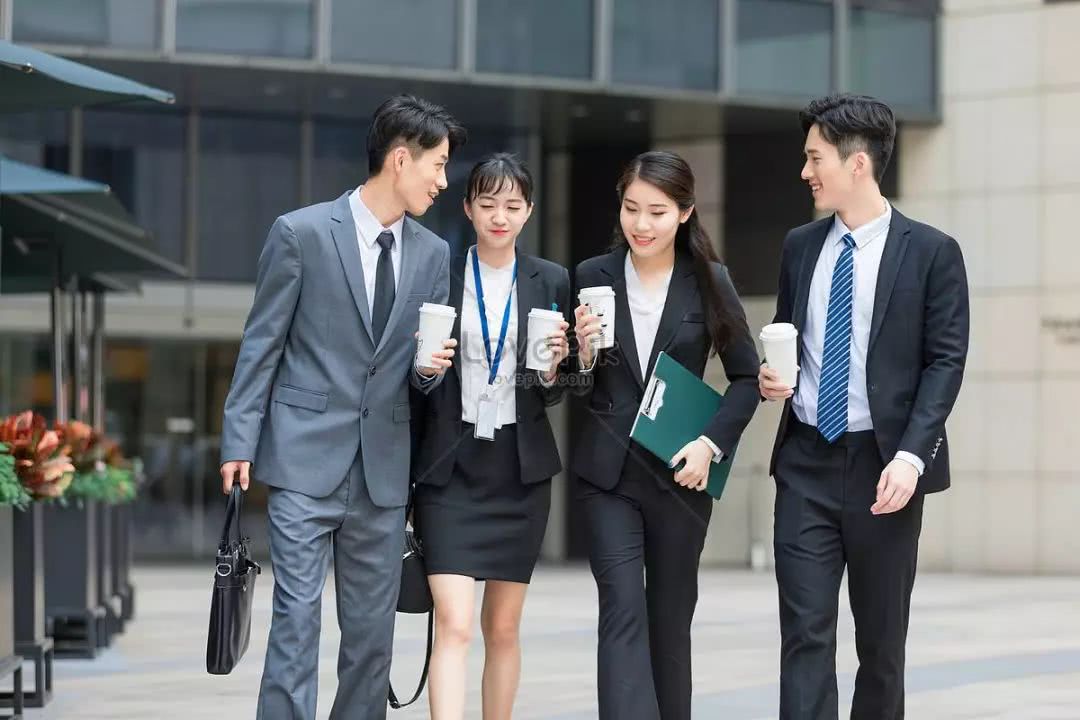 看完亚太的新加坡上班族工作排量,中国的996表示不服!