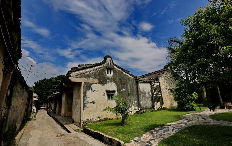 龙湖古寨,潮居典范,祠堂千家,书香万代