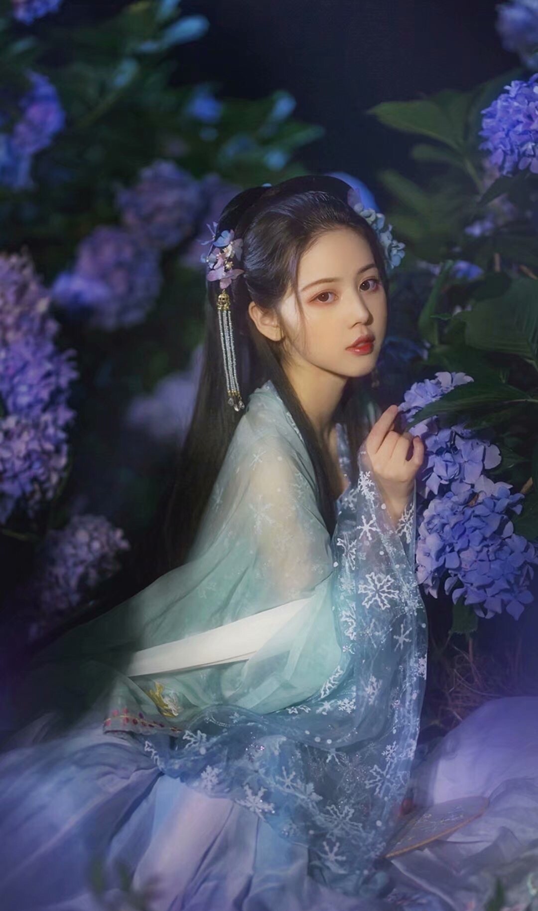 一花一世界 一叶一如来 一砂一极乐 一笑一尘埃 天天要闻