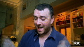 最后,大姑妈elton john压轴出场演唱《the sun go down on me》.