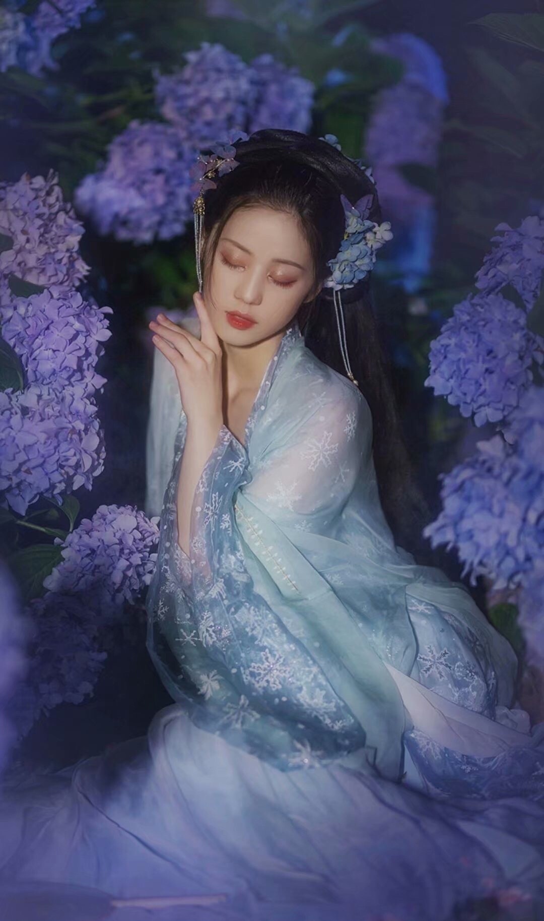 一花一世界 一叶一如来 一砂一极乐 一笑一尘埃 天天要闻