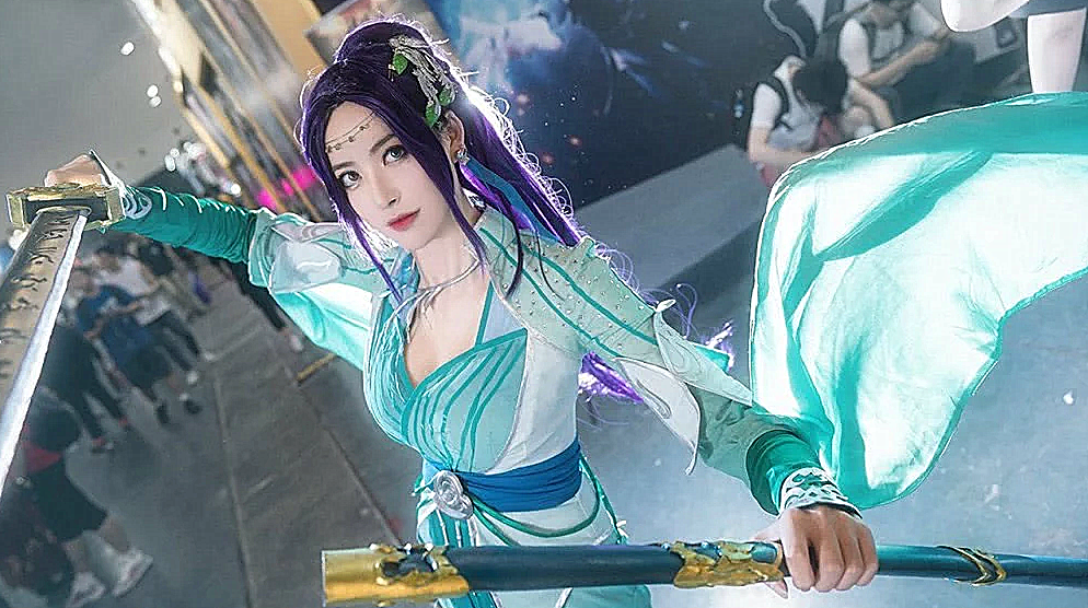 斗破苍穹:美杜莎cos神还原,看到云韵cos后,萧炎瞬间变心