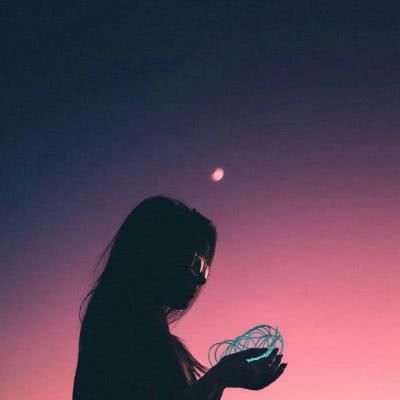 唯美有意境的女生微信背影高清头像