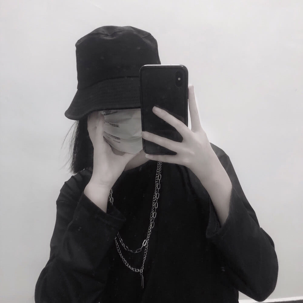 微颓·真人·女生头像:我还在原地等你,你却已经忘记曾来过这里