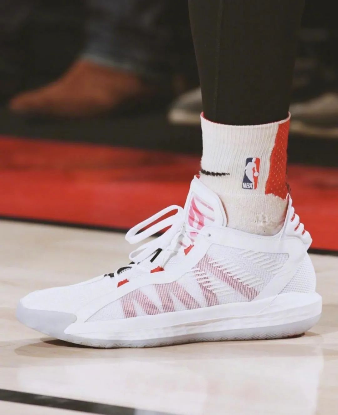damian lillard 61 dollar shoes