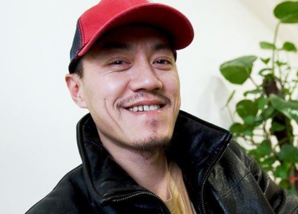 撞脸赵英俊,神似光头强,经历可比高晓松,怎么混到了这个地步?