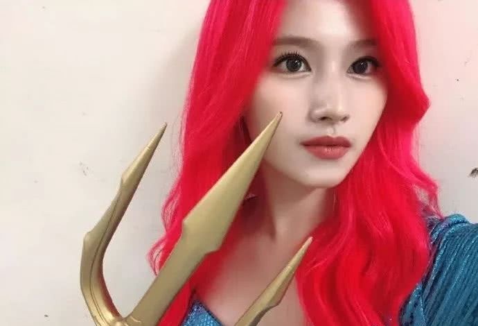 女团爱豆无法隐藏的hot身材 真的很性感 看点快报